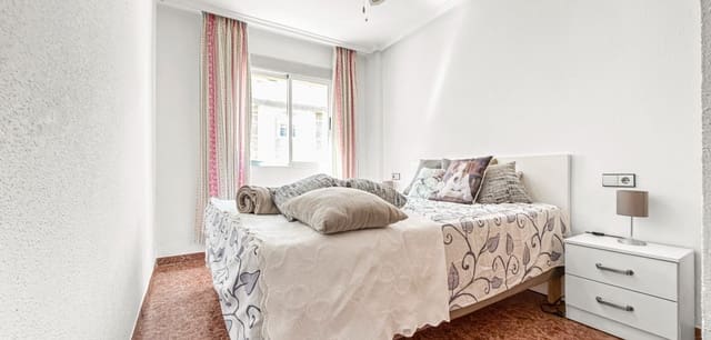 2 quarto Apartamento para venda em Parque de las Naciones, Torrevieja com piscina - 129 900 € (Ref: 9834045)