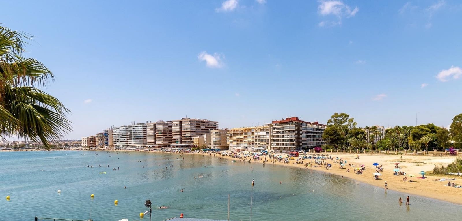 2 makuuhuone Huoneisto myytävänä paikassa Torrevieja mukana uima-altaan - 129 900 € (Ref: 9834045)