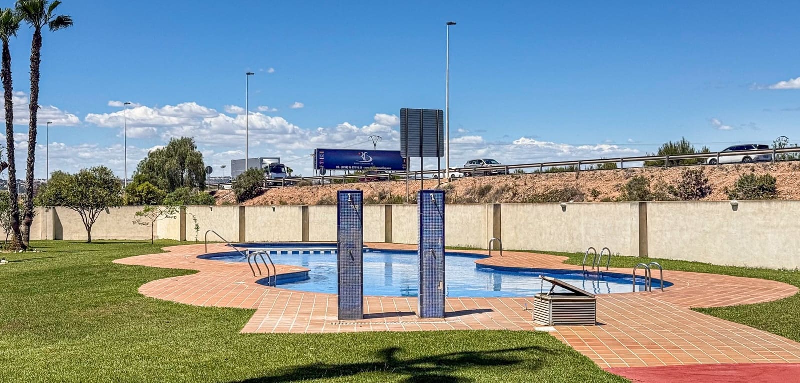 2 makuuhuone Huoneisto myytävänä paikassa Torrevieja mukana uima-altaan - 129 900 € (Ref: 9834045)