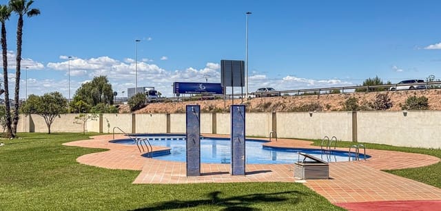 2 quarto Apartamento para venda em Parque de las Naciones, Torrevieja com piscina - 129 900 € (Ref: 9834045)