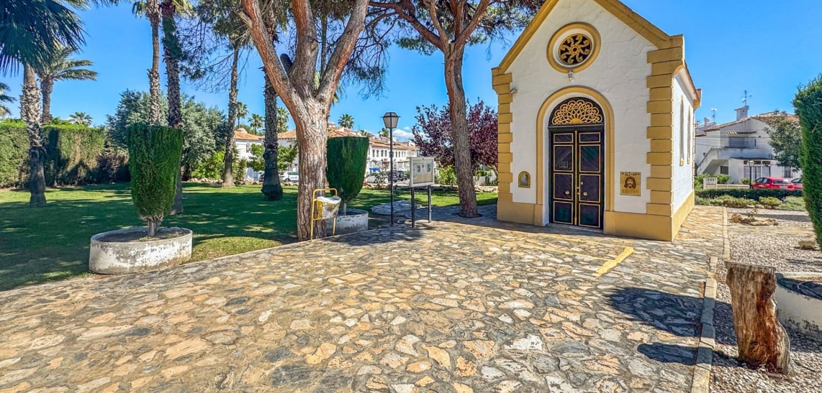1 chambre Bungalow à vendre à Torrevieja avec piscine - 146 000 € (Ref: 9834268)