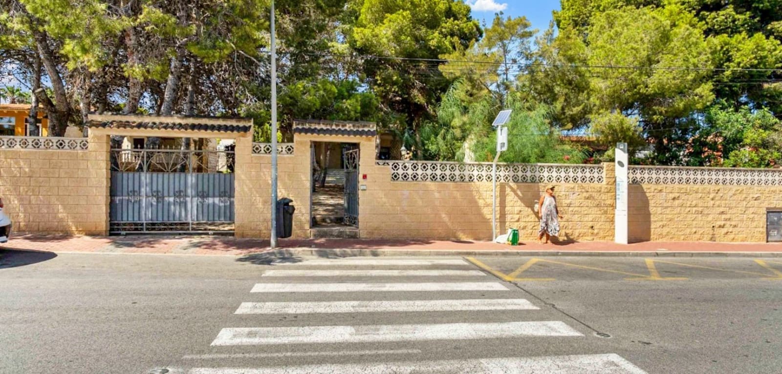 8 chambre Villa/Maison à vendre à Torrevieja avec piscine garage - 550 000 € (Ref: 9838275)
