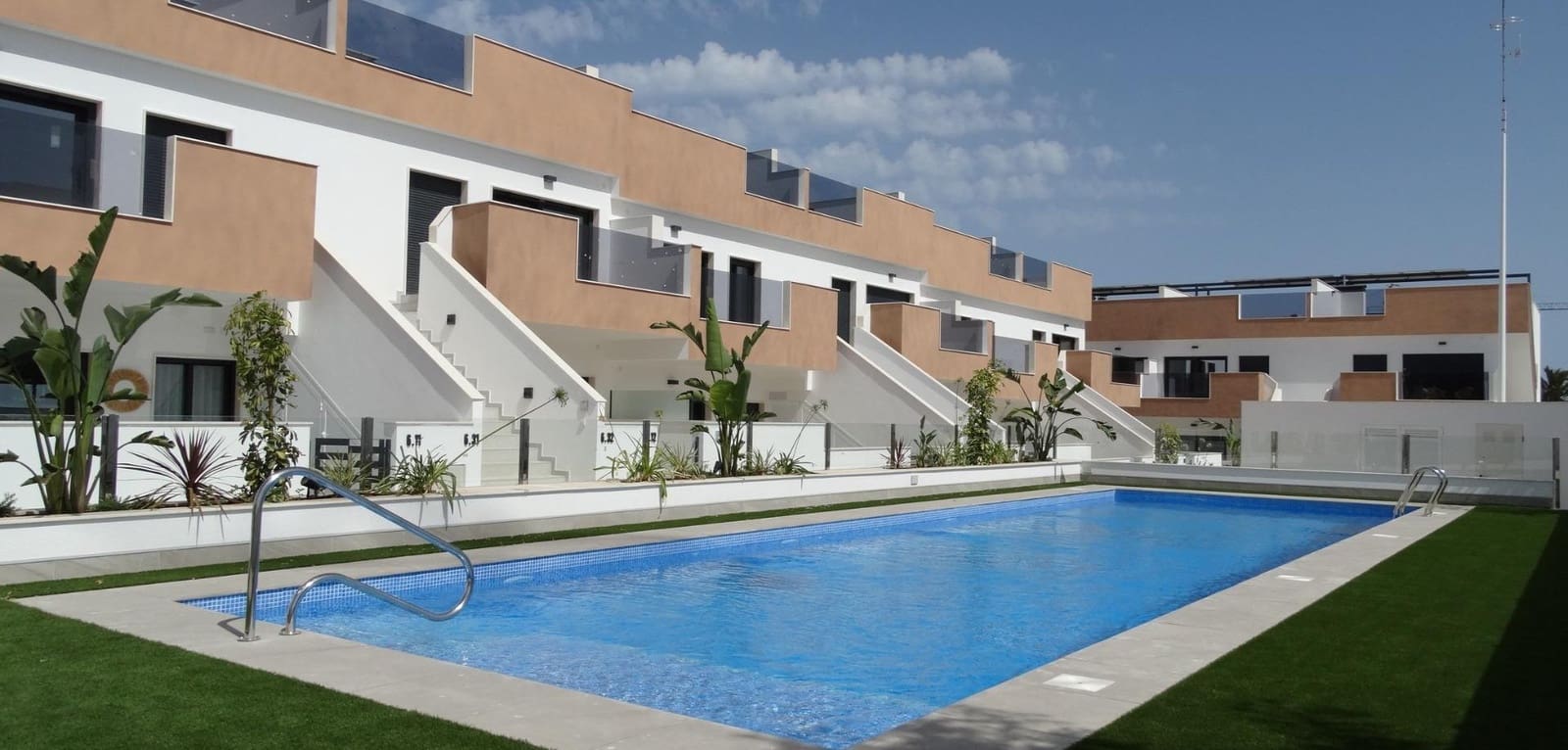 2 soverom Bungalow til salgs i Pilar de la Horadada med svømmebasseng - € 245 000 (Ref: 9838277)