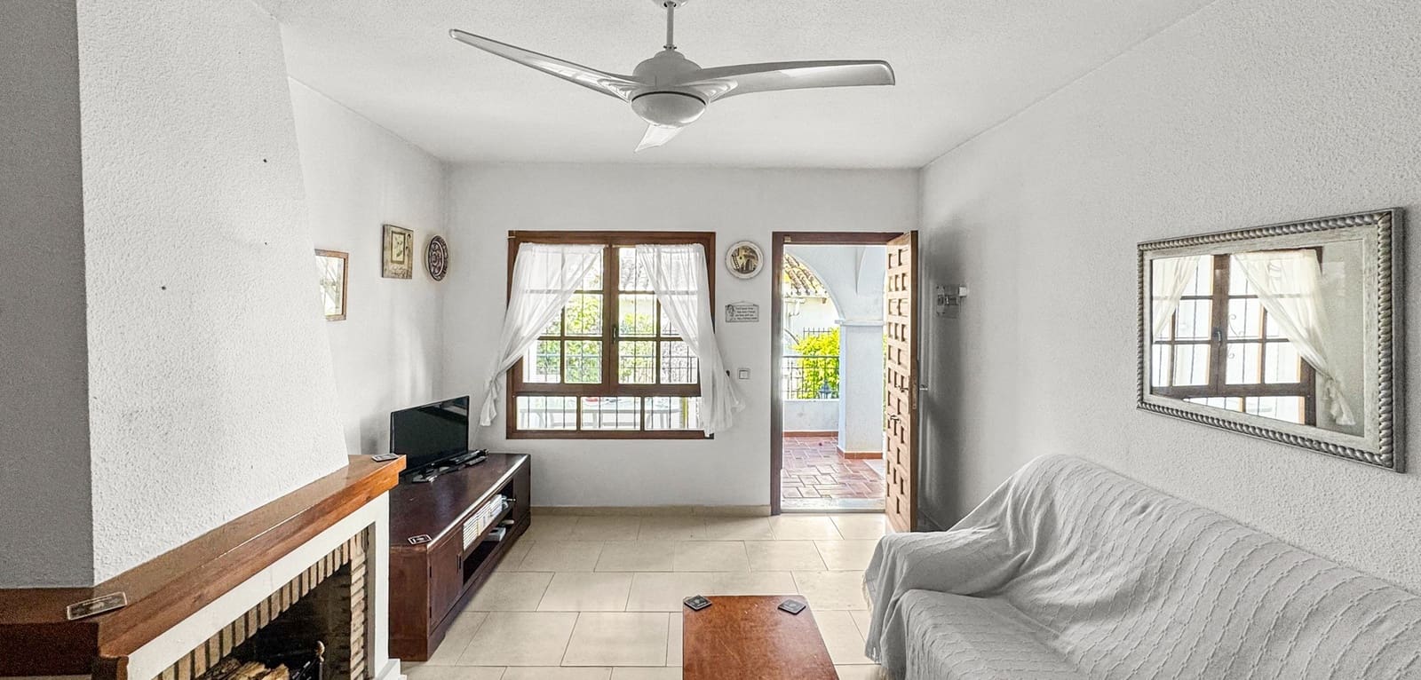 2 soverom Bungalow til salgs i Torrevieja med svømmebasseng - € 169 000 (Ref: 9838562)