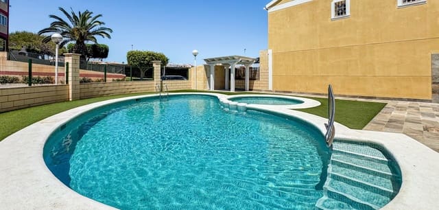 3 chambre Maison de Ville à vendre à La Mata, Torrevieja avec piscine - 245 000 € (Ref: 9841153)