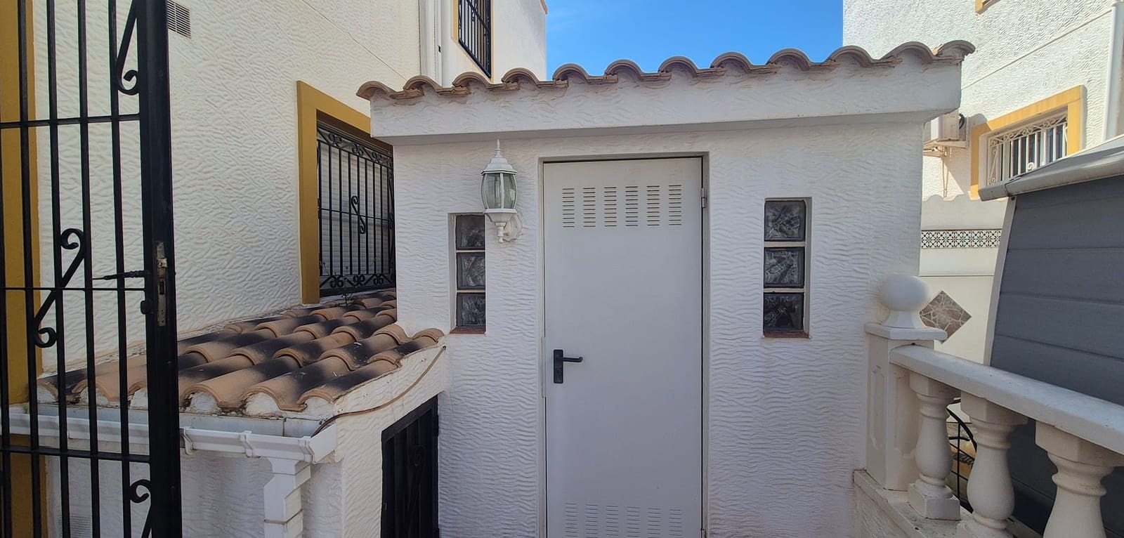 3 slaapkamer Halfvrijstaande villa te koop in Los Altos met zwembad - € 189.950 (Ref: 9844406)