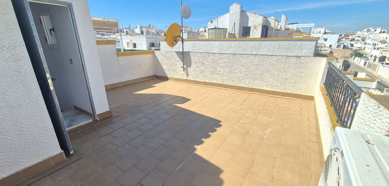 3 slaapkamer Halfvrijstaande villa te koop in Los Altos met zwembad - € 189.950 (Ref: 9844406)