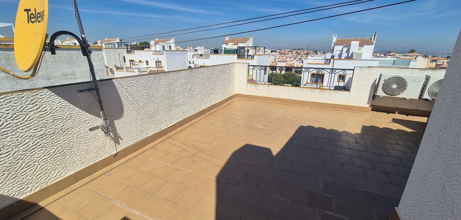 3 slaapkamer Halfvrijstaande villa te koop in Los Altos met zwembad - € 189.950 (Ref: 9844406)