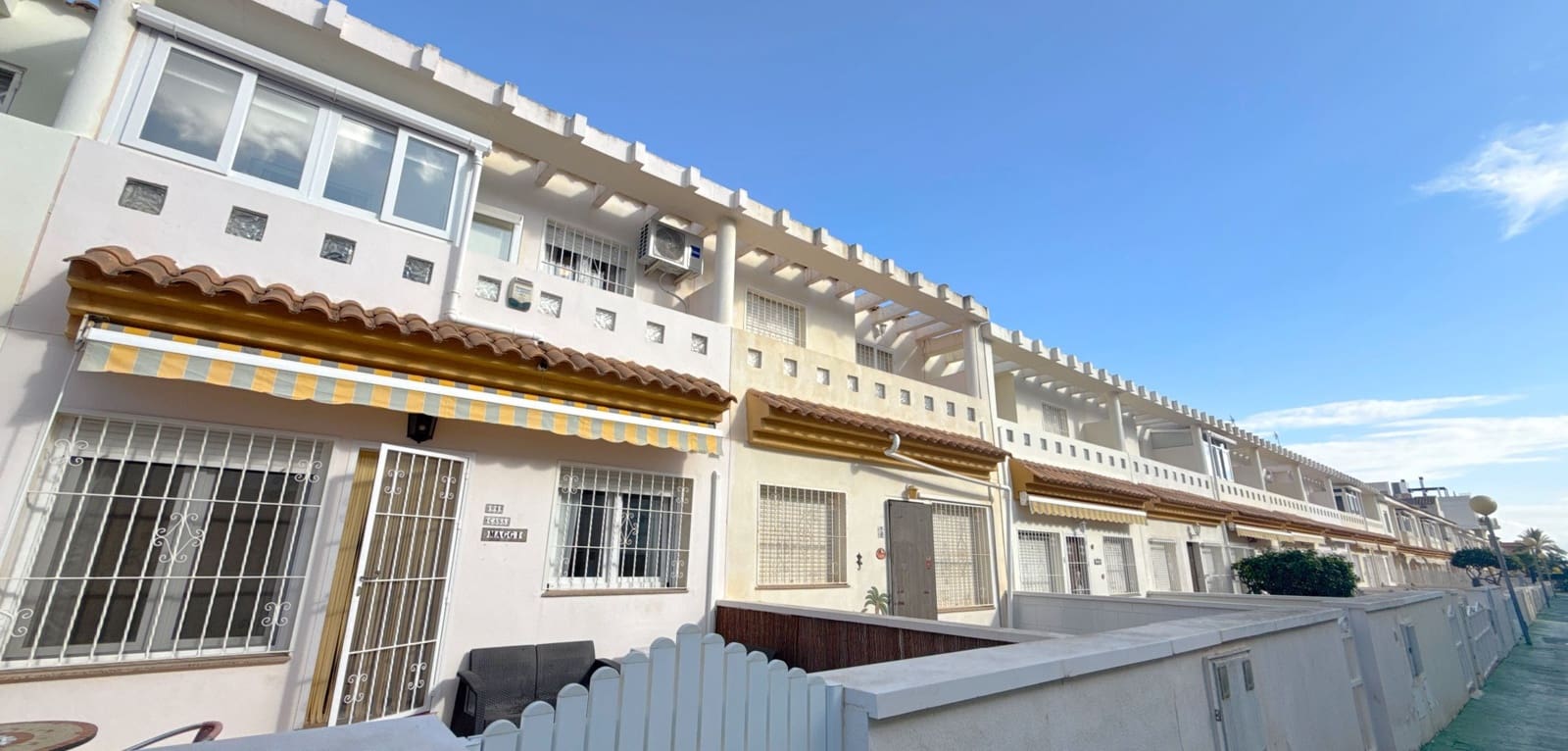 3 bedroom Townhouse for sale in Cabo Roig with pool - € 219,950 (Ref: 9849908)