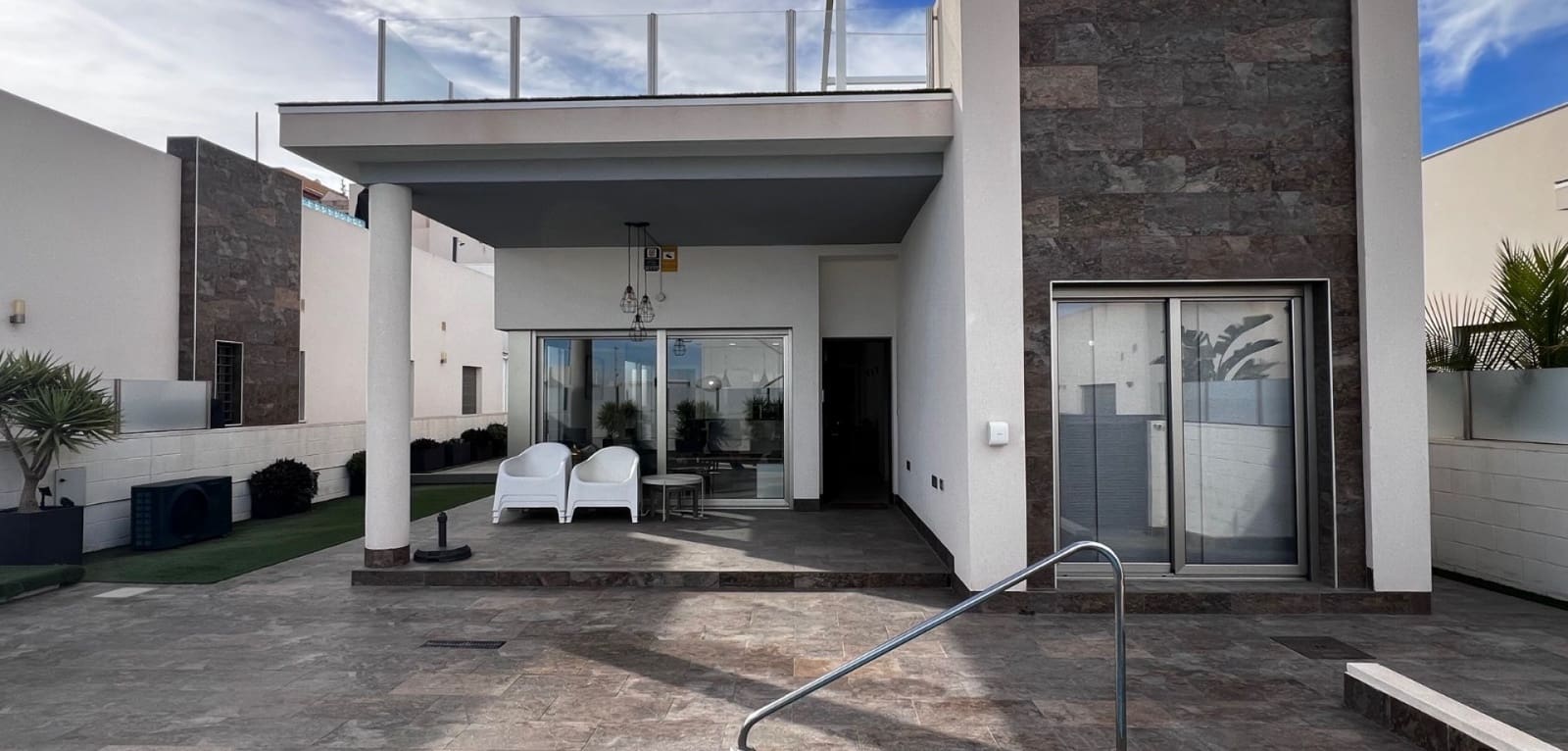 3 bedroom Villa for sale in Villamartin with pool - € 439,000 (Ref: 9862212)