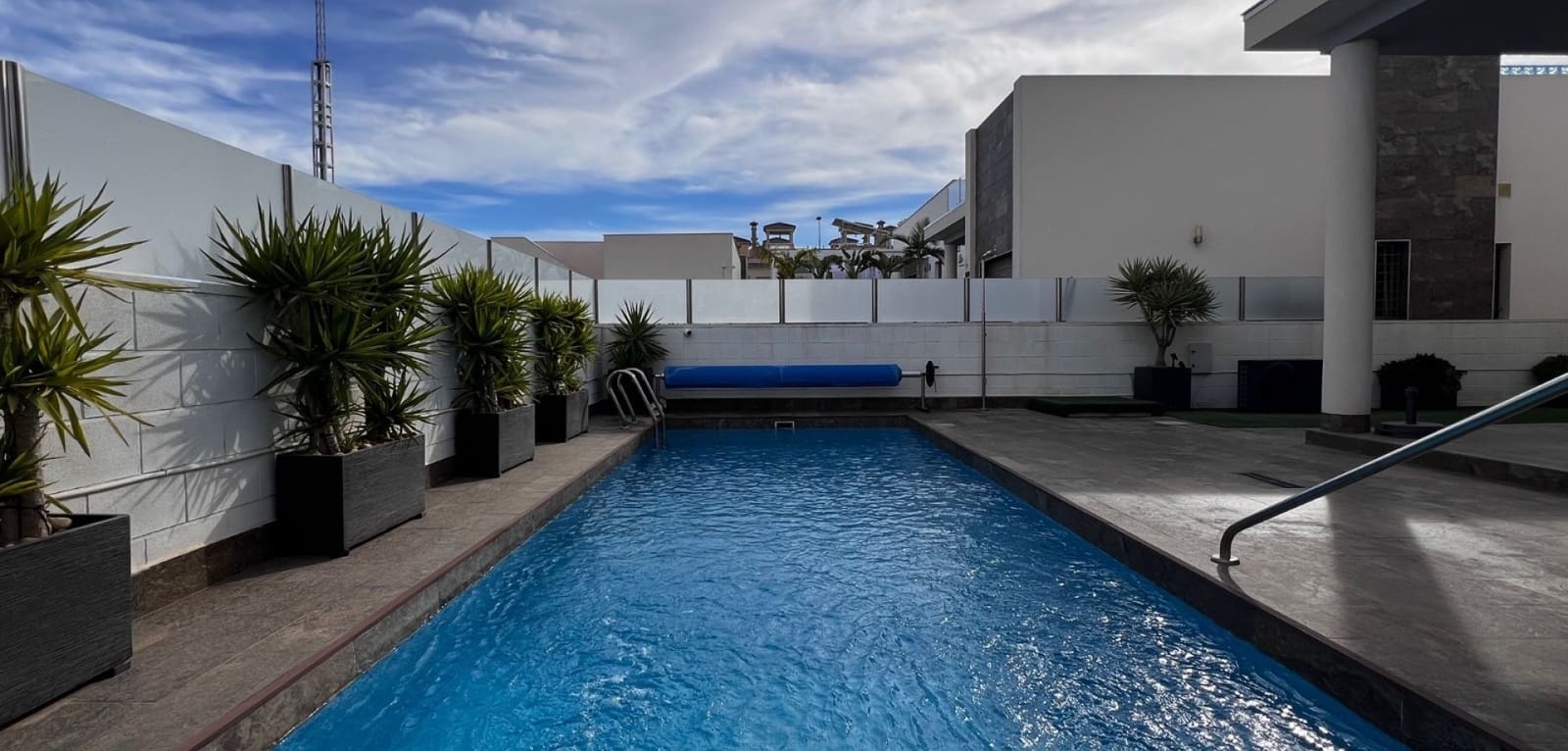 3 bedroom Villa for sale in Villamartin with pool - € 439,000 (Ref: 9862212)