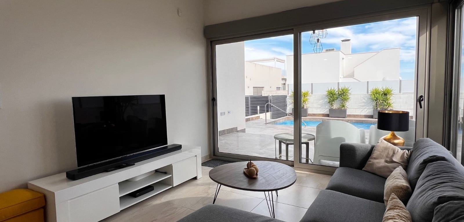 3 bedroom Villa for sale in Villamartin with pool - € 439,000 (Ref: 9862212)