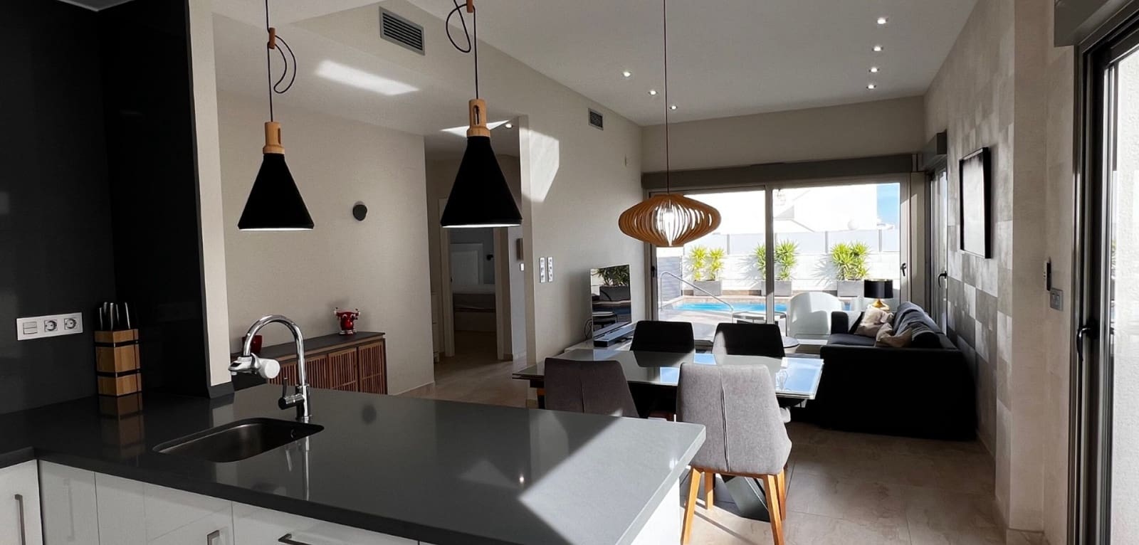 3 bedroom Villa for sale in Villamartin with pool - € 439,000 (Ref: 9862212)