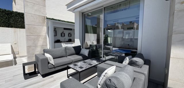4 slaapkamer Villa te koop in Lomas de Cabo Roig - Los Dolses, Orihuela met zwembad - € 619.995 (Ref: 9862215)