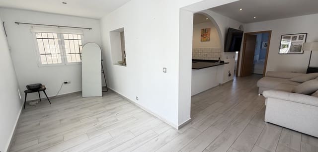 Chalet de 2 habitaciones en Villamartin, Orihuela en venta con piscina - 249.000 € (Ref: 9862216)