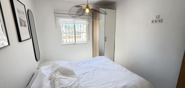 Chalet de 2 habitaciones en Villamartin, Orihuela en venta con piscina - 249.000 € (Ref: 9862216)