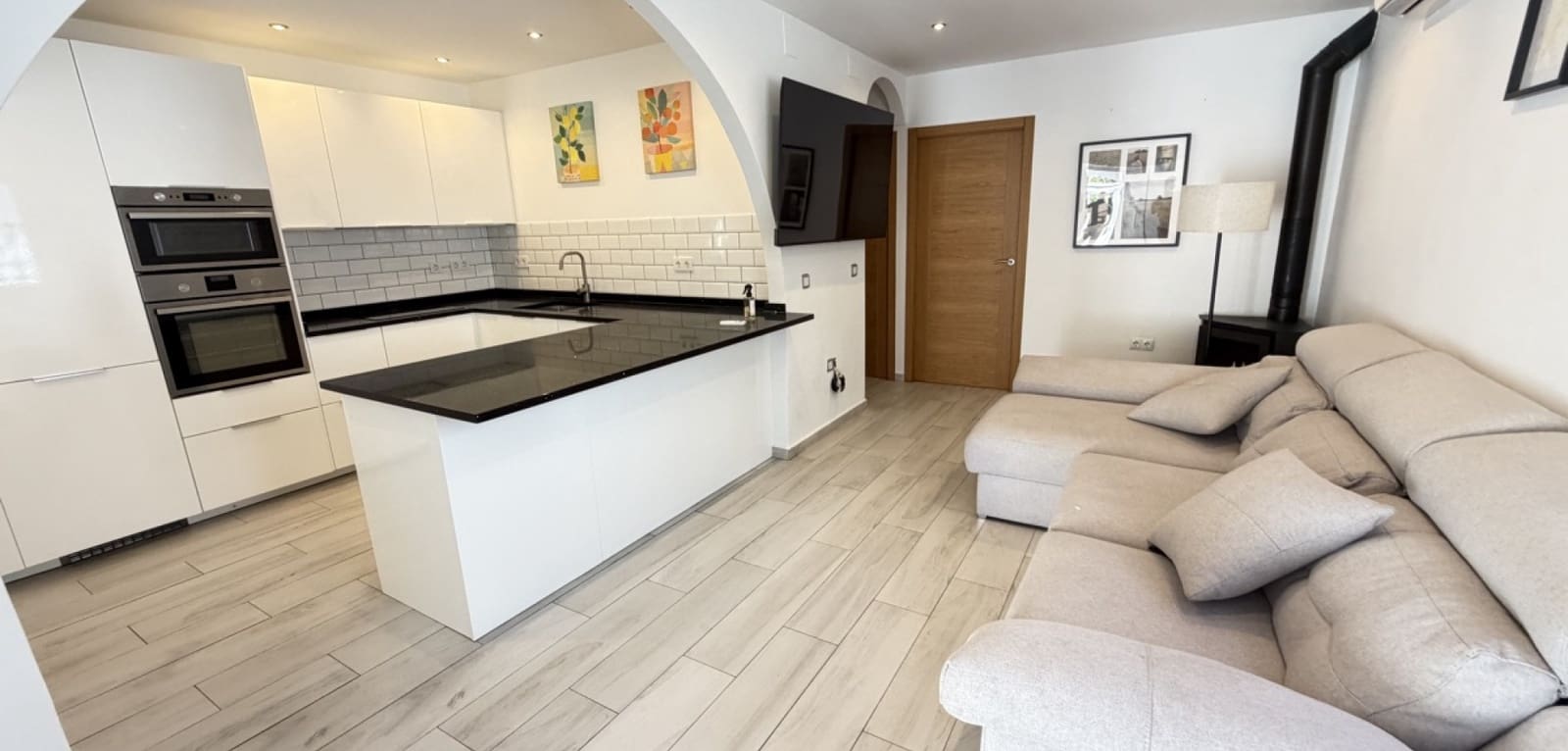 2 bedroom Villa for sale in Villamartin with pool - € 249,000 (Ref: 9862216)