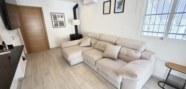 Chalet de 2 habitaciones en Villamartin, Orihuela en venta con piscina - 249.000 € (Ref: 9862216)