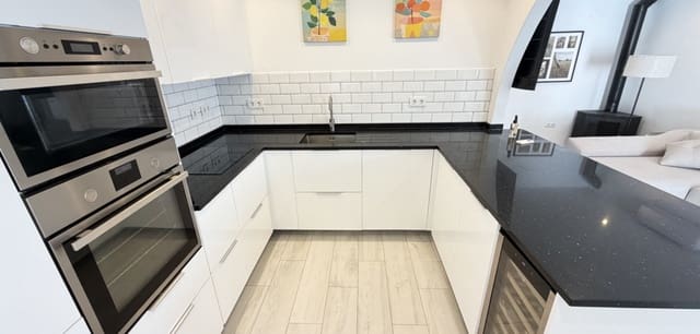 Chalet de 2 habitaciones en Villamartin, Orihuela en venta con piscina - 249.000 € (Ref: 9862216)
