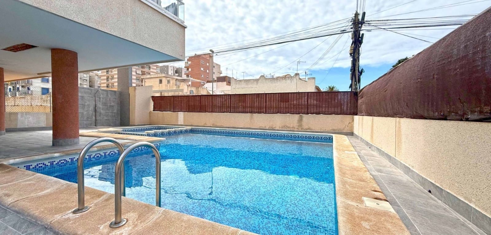 2 soverom Leilighet til salgs i Torrevieja med svømmebasseng - € 149 000 (Ref: 9868943)