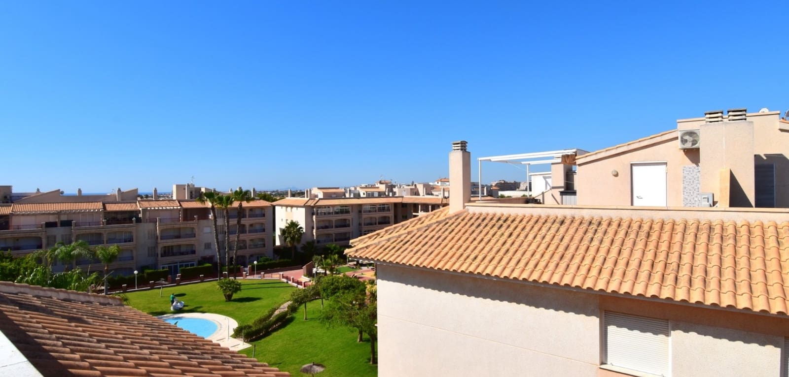 3 soveværelse Lejlighed til salg i Playa Flamenca med swimmingpool - € 240.000 (Ref: 9869587)