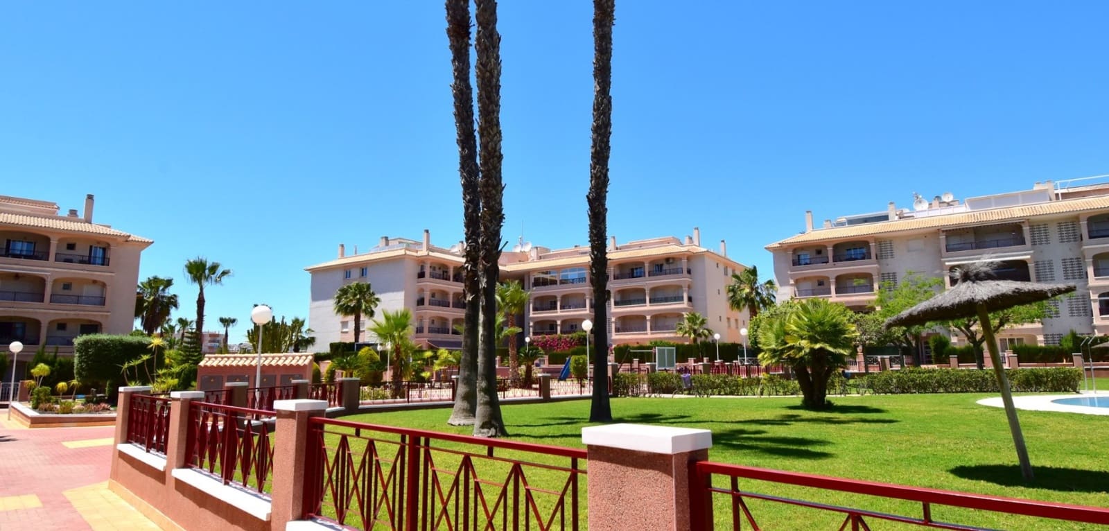 3 soveværelse Lejlighed til salg i Playa Flamenca med swimmingpool - € 240.000 (Ref: 9869587)