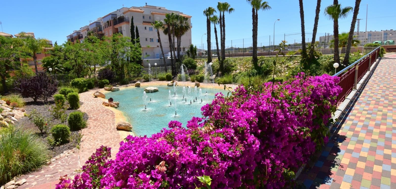 3 soveværelse Lejlighed til salg i Playa Flamenca med swimmingpool - € 240.000 (Ref: 9869587)