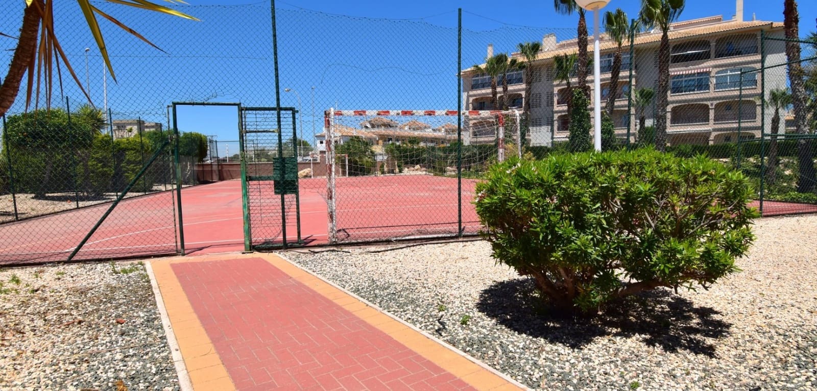 3 soveværelse Lejlighed til salg i Playa Flamenca med swimmingpool - € 240.000 (Ref: 9869587)