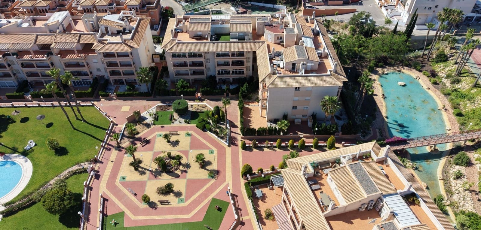 3 soveværelse Lejlighed til salg i Playa Flamenca med swimmingpool - € 240.000 (Ref: 9869587)