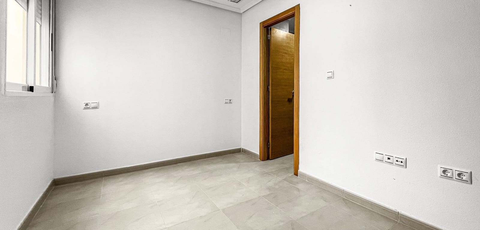 5 makuuhuone Huoneisto myytävänä paikassa Torrevieja - 175 000 € (Ref: 9872406)