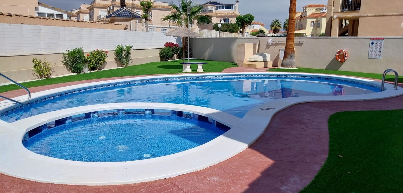 2 slaapkamer Huis te koop in La Zenia met zwembad - € 249.950 (Ref: 9873866)