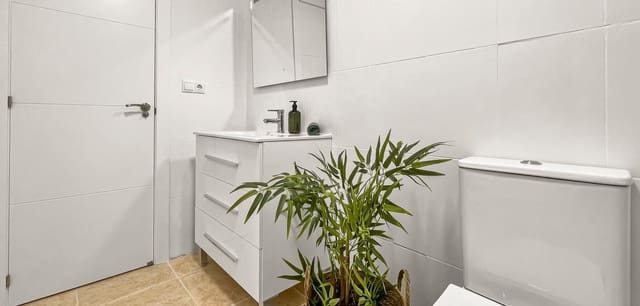 2 soveværelse Lejlighed til salg i Playa de los Locos, Torrevieja - € 144.000 (Ref: 9877243)