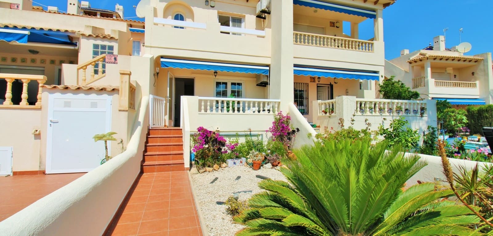 2 bedroom Townhouse for sale in Las Ramblas Golf with pool - € 229,000 (Ref: 9882438)