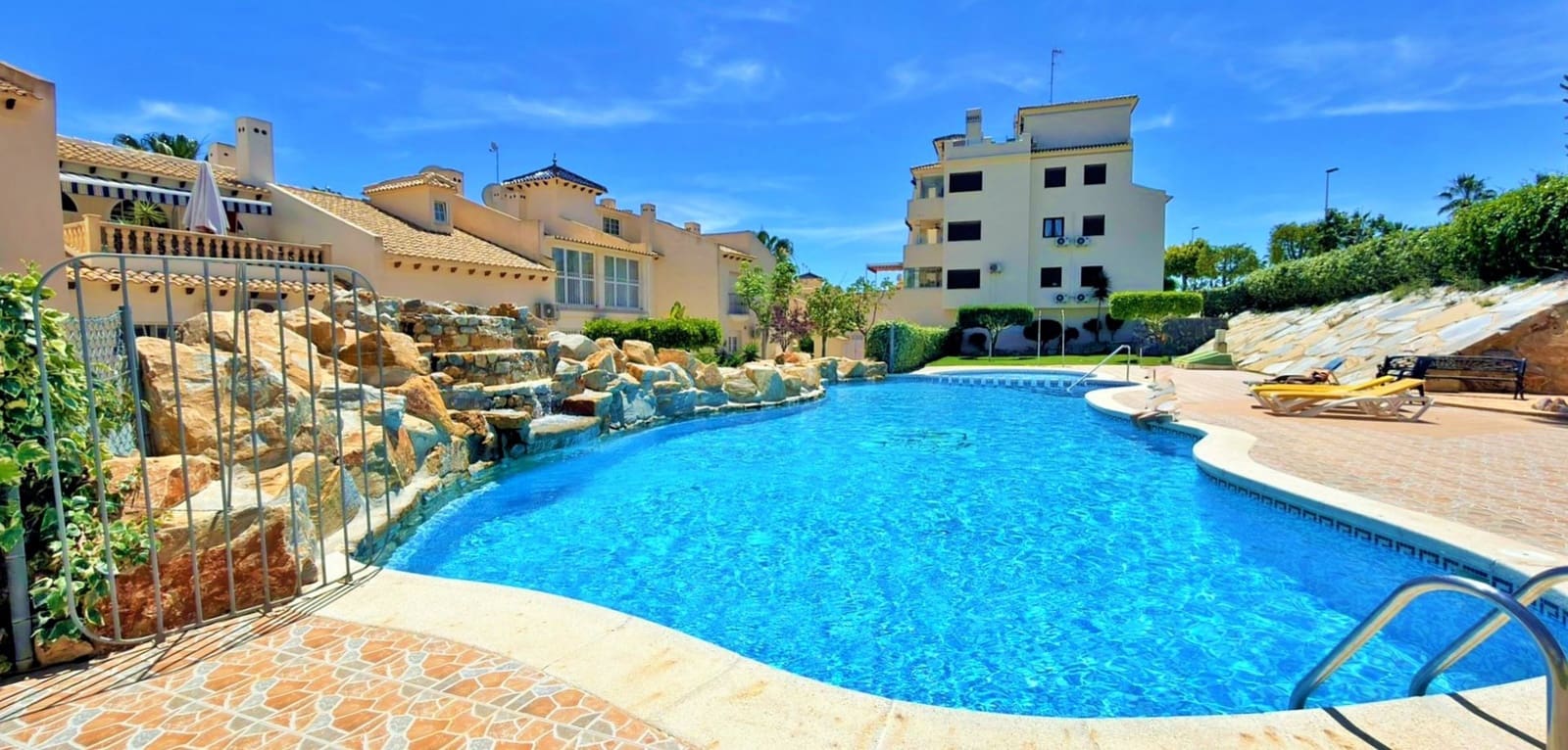 2 bedroom Townhouse for sale in Las Ramblas Golf with pool - € 229,000 (Ref: 9882438)