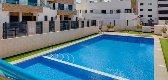 3 soveværelse Byhus til salg i Villamartin, Orihuela med swimmingpool - € 325.000 (Ref: 9882439)