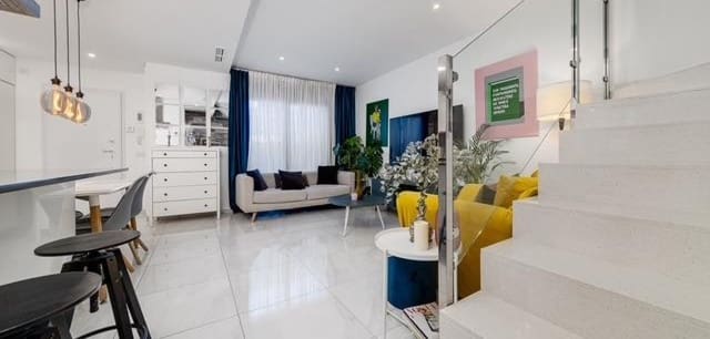 3 soveværelse Byhus til salg i Villamartin, Orihuela med swimmingpool - € 325.000 (Ref: 9882439)