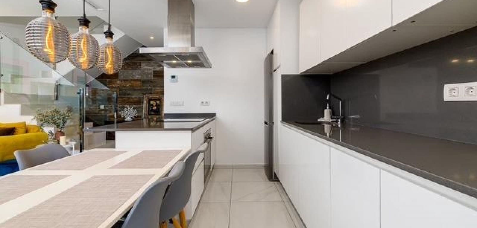 3 soveværelse Byhus til salg i Villamartin med swimmingpool - € 325.000 (Ref: 9882439)