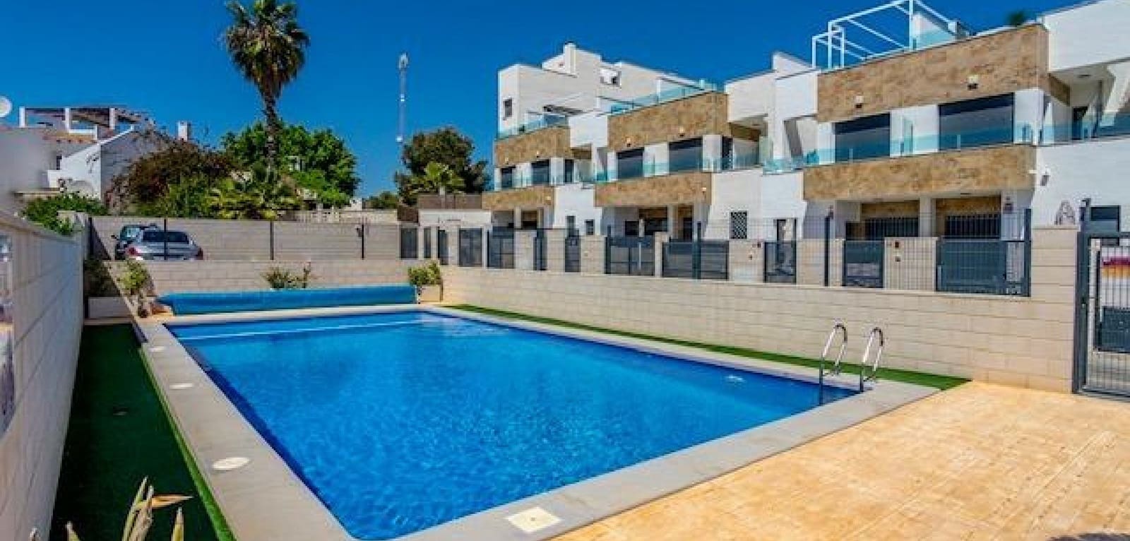 3 soveværelse Byhus til salg i Villamartin med swimmingpool - € 325.000 (Ref: 9882439)
