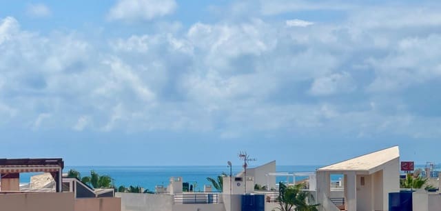 2 chambre Appartement à vendre à Punta Prima, Orihuela avec piscine - 229 950 € (Ref: 9882440)