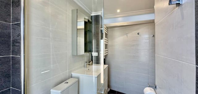 2 chambre Appartement à vendre à Punta Prima, Orihuela avec piscine - 229 950 € (Ref: 9882440)