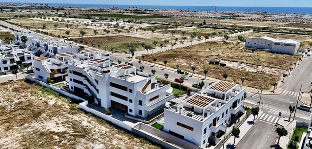 2 chambre Appartement à vendre à Pilar de la Horadada ciudad, Pilar de la Horadada avec piscine - 330 000 € (Ref: 9889445)