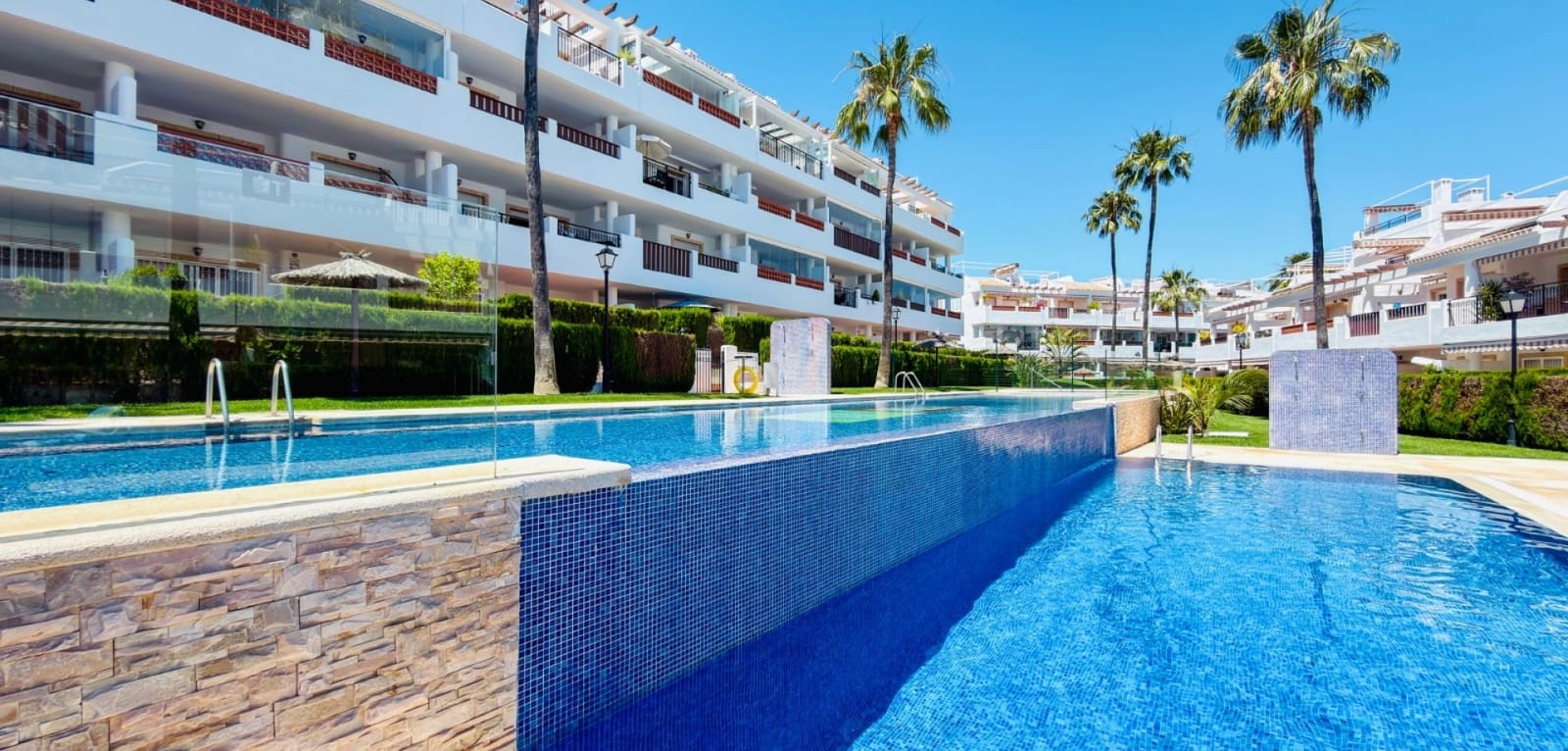 2 sovrum Lägenhet till salu i Orihuela Costa med pool - 235 000 € (Ref: 9890967)