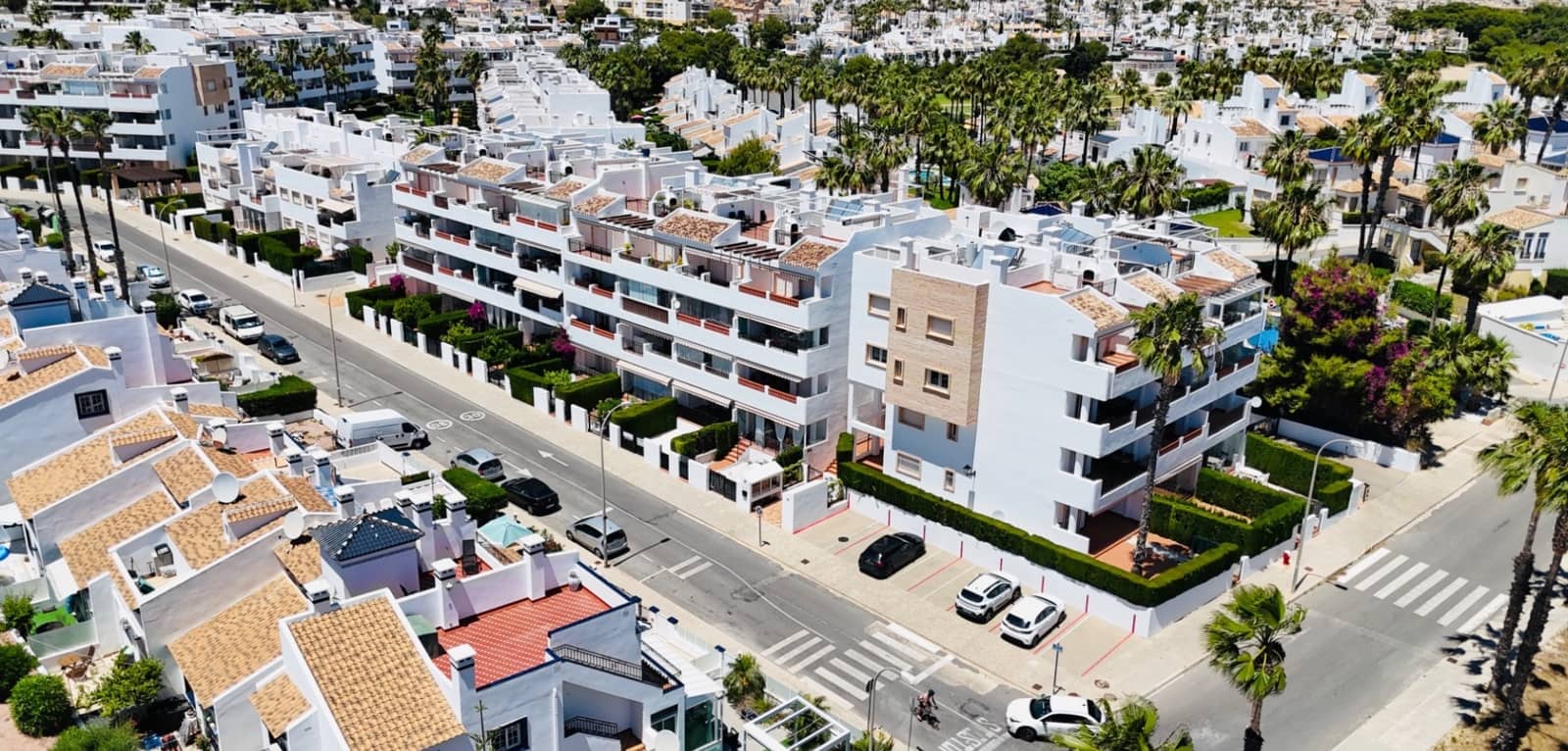 2 sovrum Lägenhet till salu i Orihuela Costa med pool - 235 000 € (Ref: 9890967)