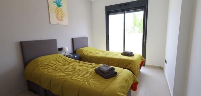 2 bedroom Bungalow for sale in El Raso, Guardamar del Segura with pool - € 255,000 (Ref: 9892638)
