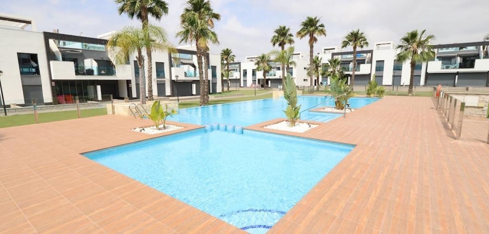 2 bedroom Bungalow for sale in El Raso with pool - € 255,000 (Ref: 9892638)