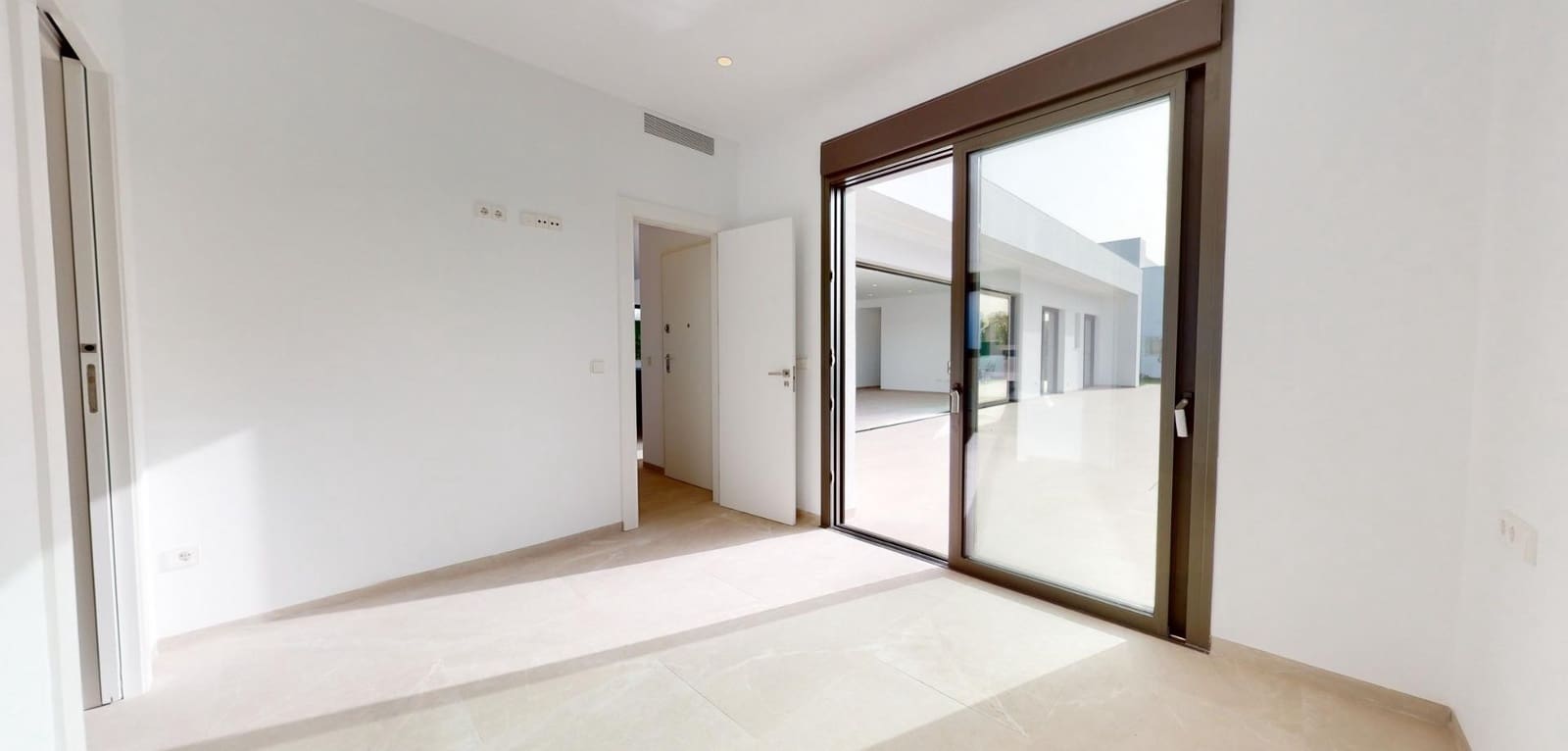 3 soverom Villa til salgs i Los Alcazares med svømmebasseng - € 739 900 (Ref: 9892639)