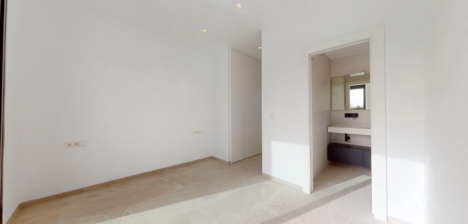3 soverom Villa til salgs i Los Alcazares med svømmebasseng - € 739 900 (Ref: 9892639)