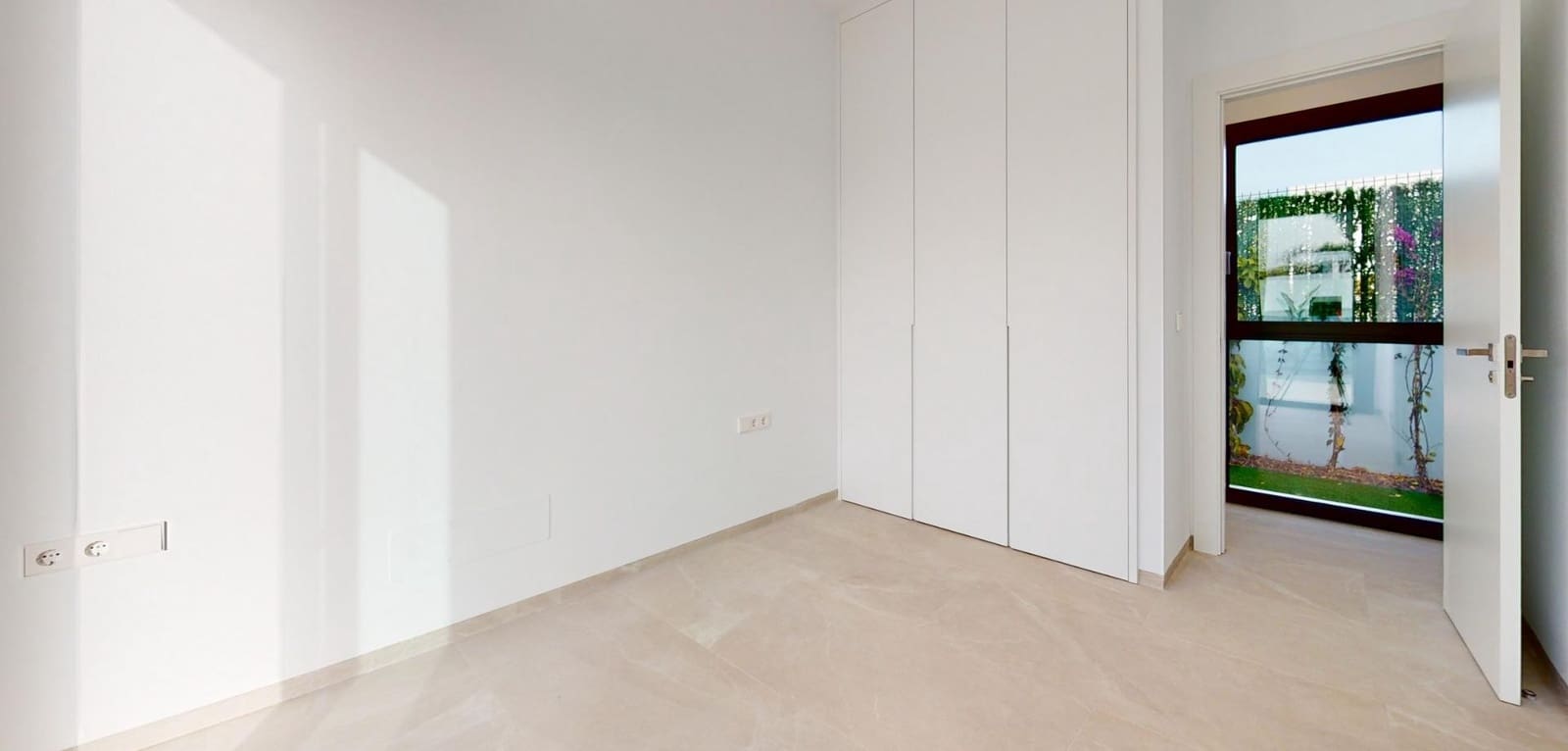 3 soverom Villa til salgs i Los Alcazares med svømmebasseng - € 739 900 (Ref: 9892639)