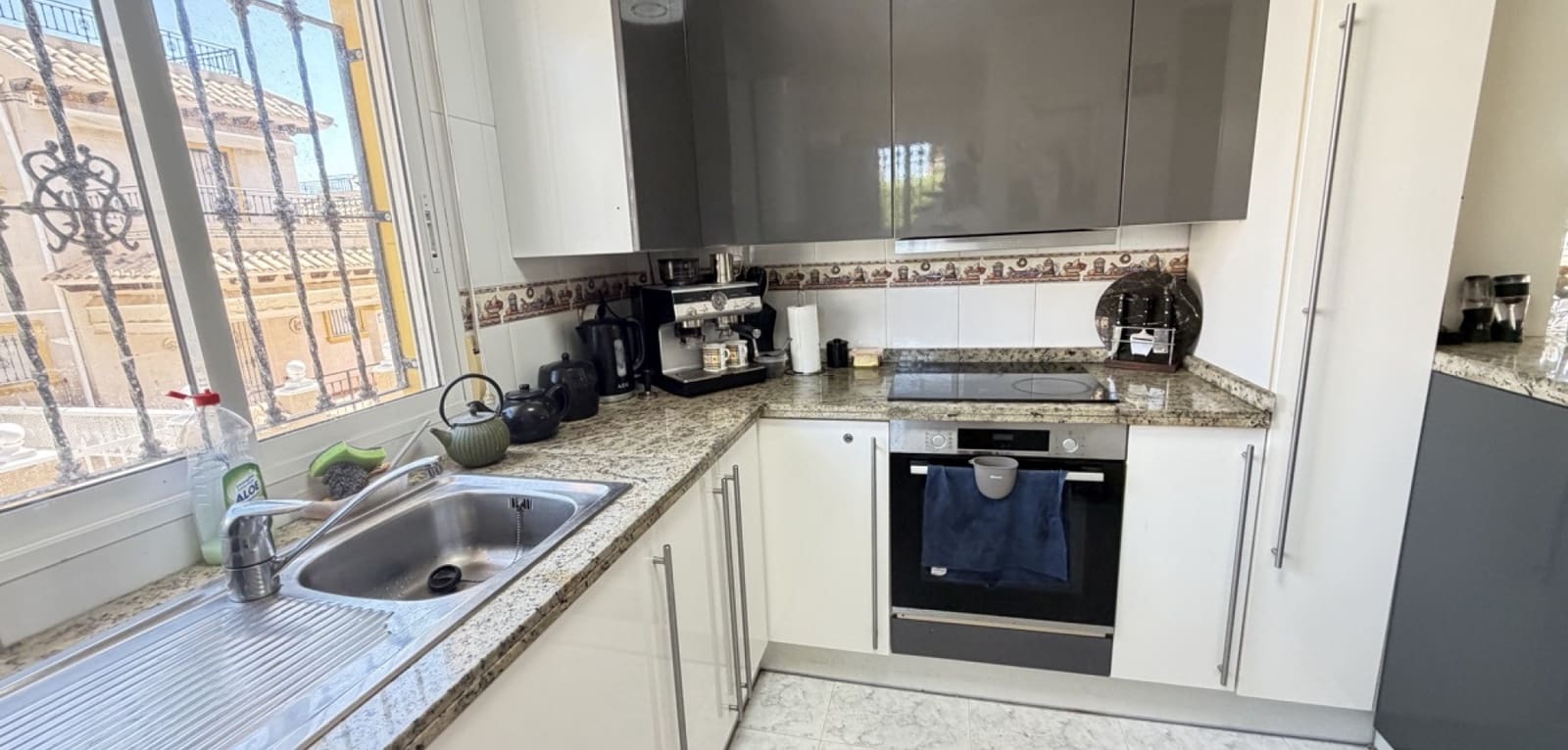 4 soverom Villa til salgs i Villamartin med svømmebasseng - € 399 995 (Ref: 9892640)