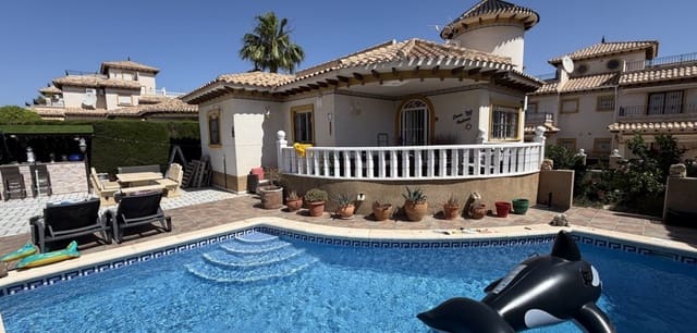 4 soverom Villa til salgs i Villamartin, Orihuela med svømmebasseng - € 399 995 (Ref: 9892640)